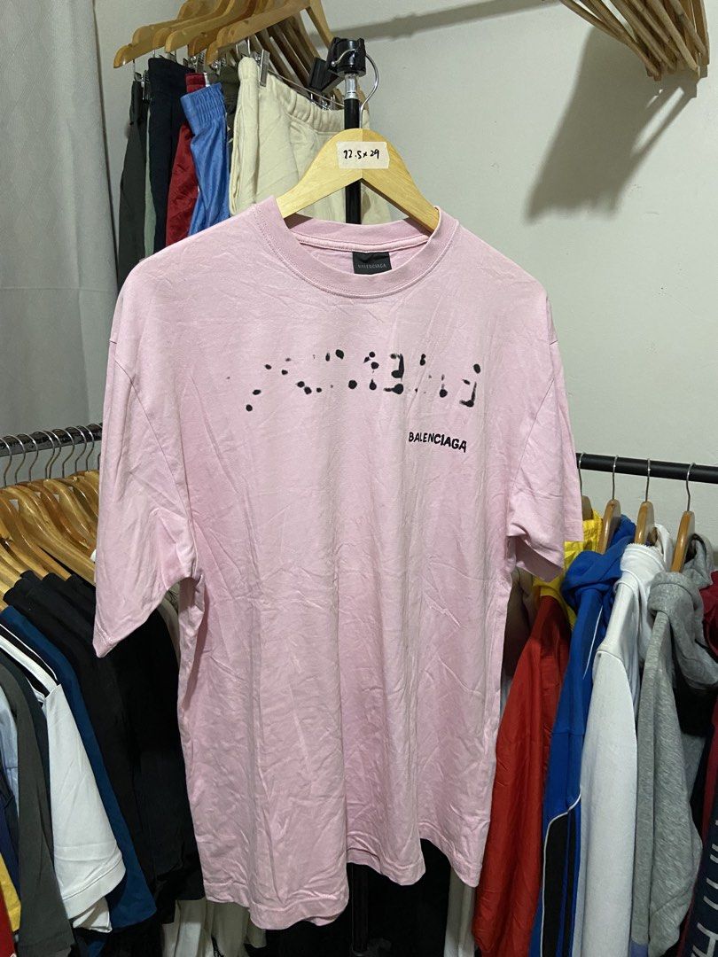 Balenciaga (Category: Tshirts & Polo Shirts ) located in Cavite. Submitted by jayson_04 (Listing ID 1470654985, Image 3). Description: color rate: 9.5 condition: 9.5 issue: none dimes: 22.5x29.
