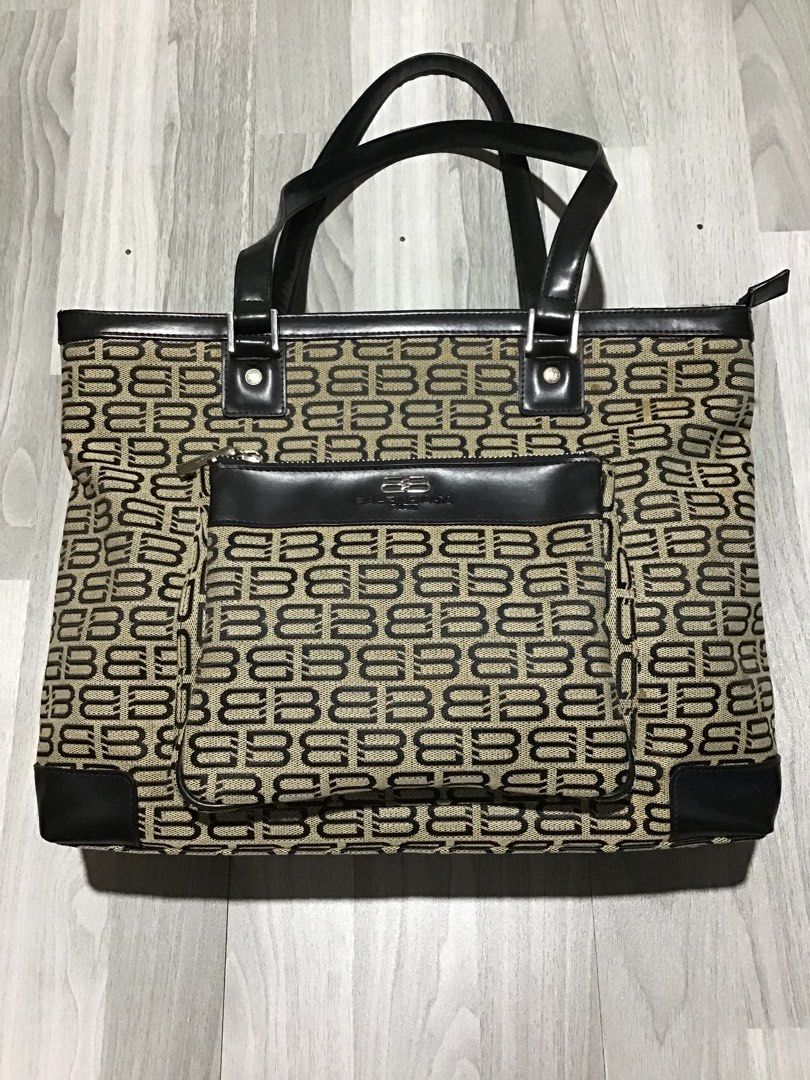 balenciaga 1990 monogram canvas tote bag (Category: Luxury Bags & Wallets) located in Davao. Submitted by ljay.thriftedfinds (Listing ID 1470690058, Image 2). Description: Dm more details sure Buyer Pass puro tanong.