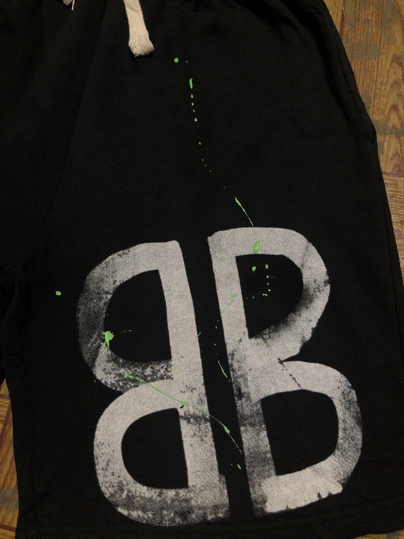 BALENCIAGA PAINT SPLATTER COTTON SHORT (Category: Luxury Apparel) located in Dasmarinas. Submitted by cornyxmessy (Listing ID 1470724808, Image 3). Description: waist - 29 to 35 length - 21.