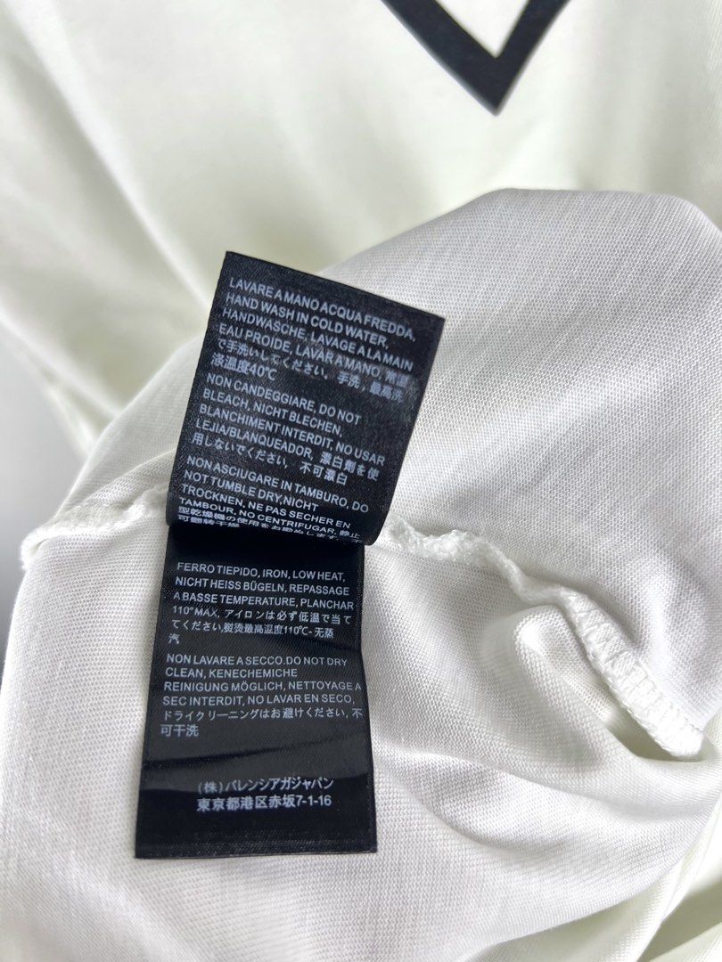 ‎“BALENCIAGA PARIS” ‎BARBER SCSR TEE (Category: Tshirts & Polo Shirts ) located in Taguig. Submitted by ldm.ph (Listing ID 1470742964, Image 3). Description: ‎(LDM-C-0283) ‎Size:ACTUAL FIT:LARGE ‎Dimensions ‎Inches width:22 ‎Inches length:28 ‎Condition: GOOD AS NEW ‎Color rate:10 ‎Flaws:❌ ‎(READY TO WEAR) .