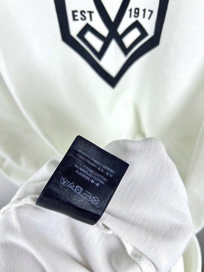 ‎“BALENCIAGA PARIS” ‎BARBER SCSR TEE (Category: Tshirts & Polo Shirts ) located in Taguig. Submitted by ldm.ph (Listing ID 1470742964, Image 2). Description: ‎(LDM-C-0283) ‎Size:ACTUAL FIT:LARGE ‎Dimensions ‎Inches width:22 ‎Inches length:28 ‎Condition: GOOD AS NEW ‎Color rate:10 ‎Flaws:❌ ‎(READY TO WEAR) .