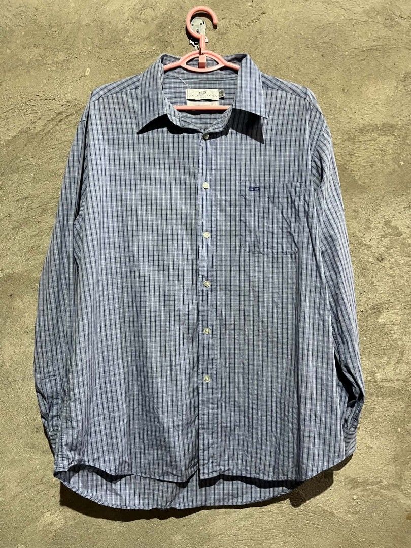 Balenciaga Paris BUTTON-DOWN LONGSLEEVE POLO SHIRT (Category: Tshirts & Polo Shirts ) located in Sindangan. Submitted by waterbop (Listing ID 1470688705, Image 1). Description: EXCELLENT CONDITION NO ISSUE 9.8/10 COLOR RATE 26W 31L.