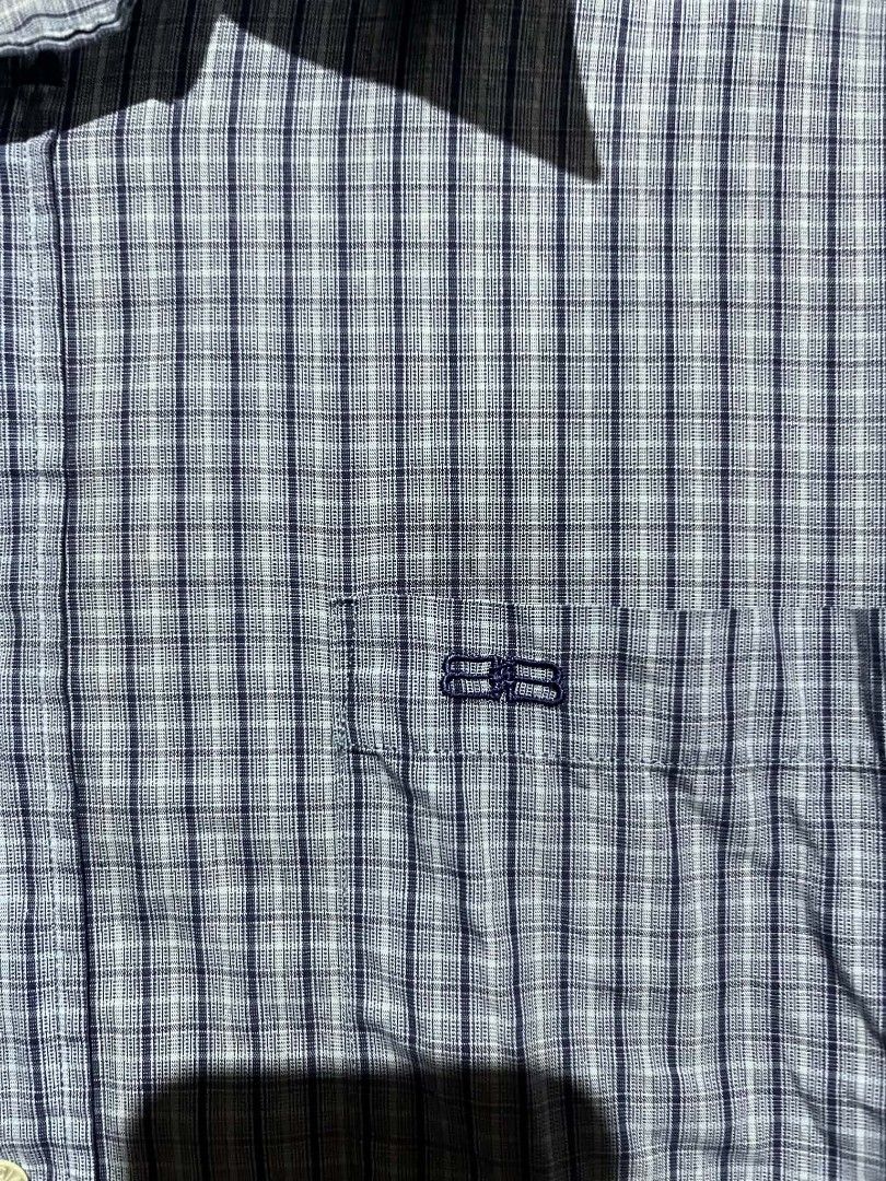 Balenciaga Paris BUTTON-DOWN LONGSLEEVE POLO SHIRT (Category: Tshirts & Polo Shirts ) located in Sindangan. Submitted by waterbop (Listing ID 1470688705, Image 3). Description: EXCELLENT CONDITION NO ISSUE 9.8/10 COLOR RATE 26W 31L.