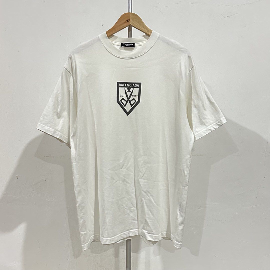 Balenciaga Tee (Category: Tshirts & Polo Shirts ) located in Balungao. Submitted by kupaloots_club (Listing ID 1470563408, Image 1). Description: .