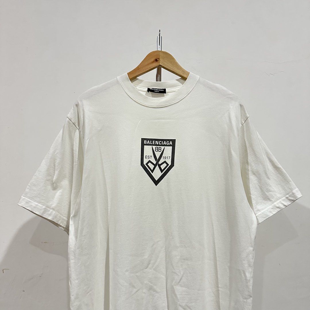 Balenciaga Tee (Category: Tshirts & Polo Shirts ) located in Balungao. Submitted by kupaloots_club (Listing ID 1470563408, Image 3). Description: .