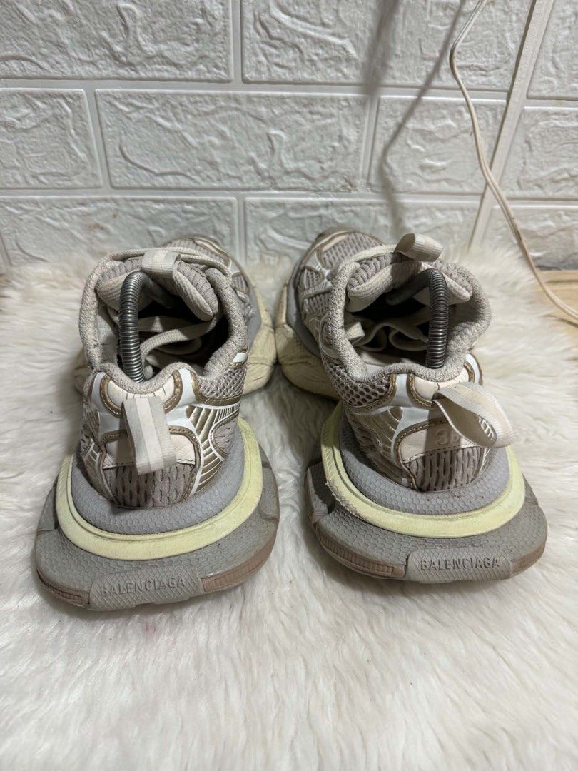 Balenciaga Triple S sneakers (Category: Sneakers) located in Mati. Submitted by yukilux_ (Listing ID 1470741369, Image 3). Description: .