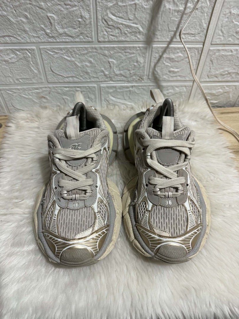 Balenciaga Triple S sneakers (Category: Sneakers) located in Mati. Submitted by yukilux_ (Listing ID 1470741369, Image 1). Description: .