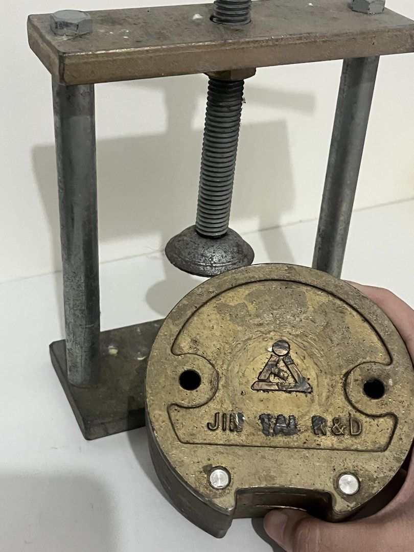 Bantam Flask & Presser - Dental Materials (Category: Everything Else Others) located in Malabon City. Submitted by reiresets (Listing ID 1470645300, Image 2). Description: .