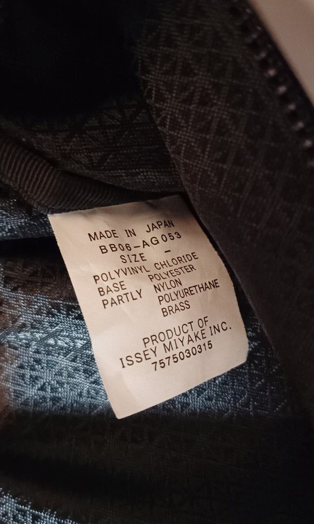 Bao Bao Issey Miyake (Category: Announcements) located in Apalit. Submitted by missannefashionboutique (Listing ID 1470594997, Image 3). Description: Bao Bao Issey Miyake is 0riginal and slightly used.