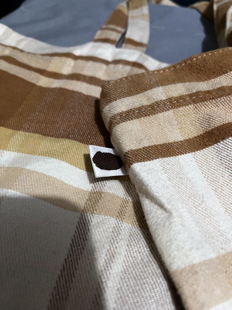 Bape plaid tote bag (Category: Sling Bags) located in Taguig. Submitted by maniladept. (Listing ID 1470712690, Image 3). Description: Bape tote bag Authentic Money back if proven fake Nego Dm .