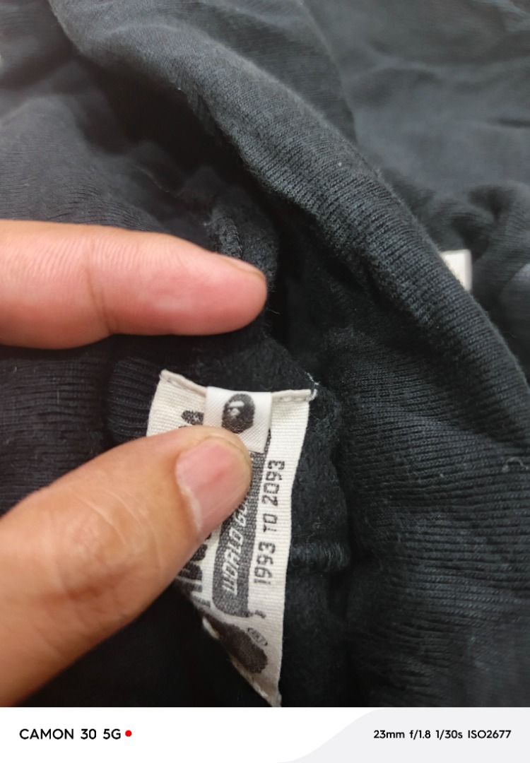 BAPE Shark Face Black Sweat Shorts (Category: Shorts) located in San Jose. Submitted by jerickimbi66675 (Listing ID 1470713158, Image 3). Description: - 30-38 x 21 x 11 - Color rate : 9 - Issue : Hairlines - Brand: BAPE - Color: Black - Design: Iconic big shark face graphic across the front with eye and teeth details - Material: Thick, premium cotton for maximum comfort - Waist: Comfortable elastic waistband.