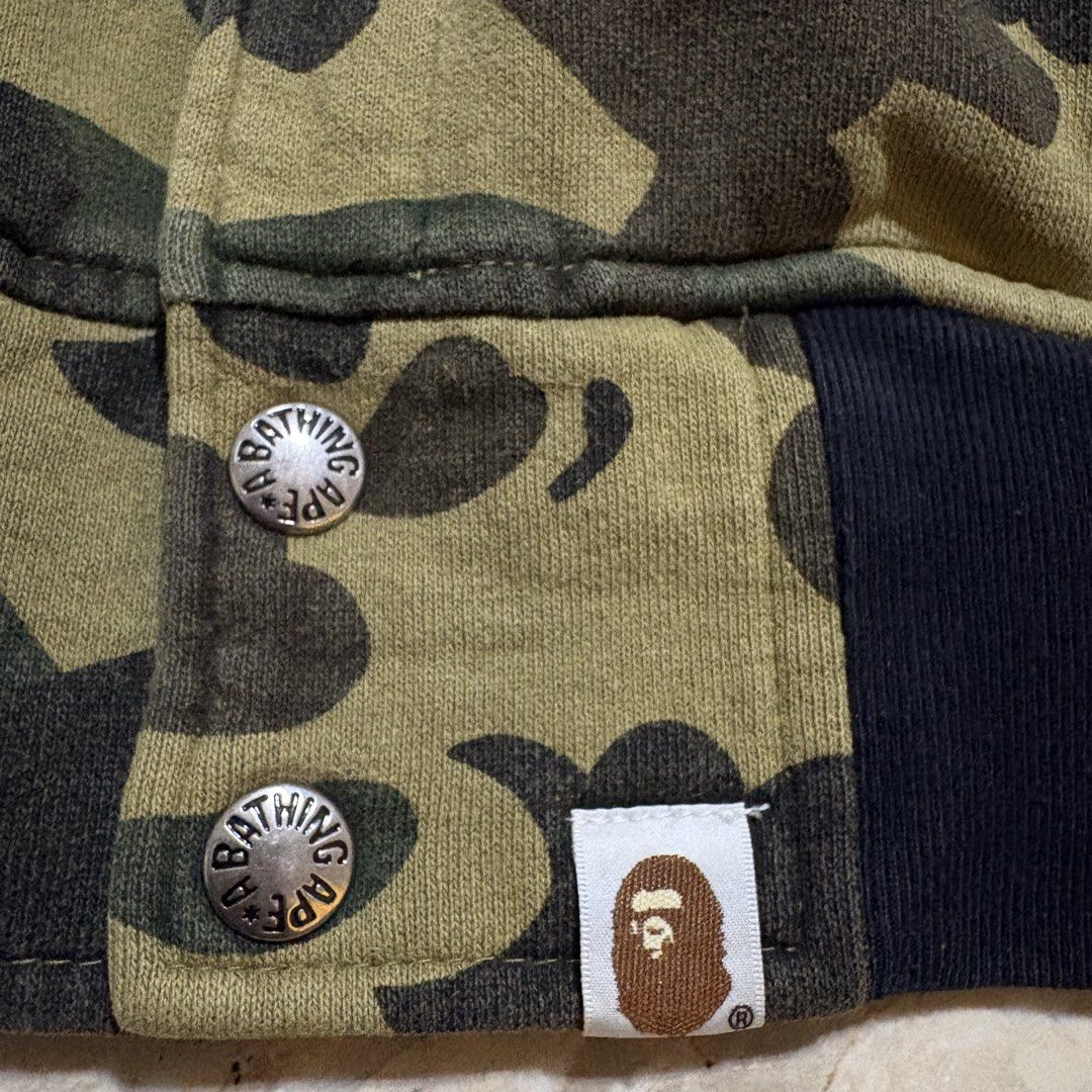Bape Shark Jacket (Category: Coats, Jackets and Outerwear) located in Dinalupihan. Submitted by hell.thrift (Listing ID 1470623750, Image 3). Description: Size:Large Issue discoloration on cuff sleeve Only.
