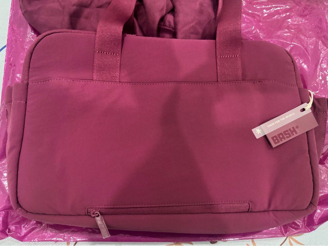 Bash Manila Mini Weekender JETSET (Category: Beach Bags) located in Marikina City. Submitted by skincaremnlatbp (Listing ID 1470642749, Image 2). Description: SRP is ₱3295 Brand New With tags, ziplock, dustbag, pouch RFS: Extra.