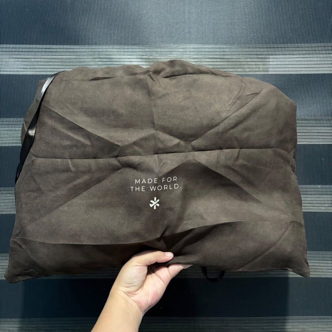 BASH Weekday Tote Bag in Terra and Carbon (Category: Shoulder Bags) located in Meycauayan. Submitted by keijirosh (Listing ID 1470644283, Image 2). Description: [ wts lfb ph ! ◜◡◝ 💬 ] SUPER DISCOUNTED — discounted bash weekday tote in terra and carbon ✧ onhand, authentic, brand new ✧ with dust bag and ziplock (with tags) ✧ strictly payo! t. office school work tote bag shoulder laptop.