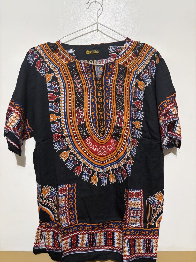 Batik Top (Category: Tshirts & Polo Shirts ) located in Manila. Submitted by mxnkye (Listing ID 1470655120, Image 1). Description: Brand New! Batik Top Size: Med to Large frame Price is still negotiable. Make an offer!.