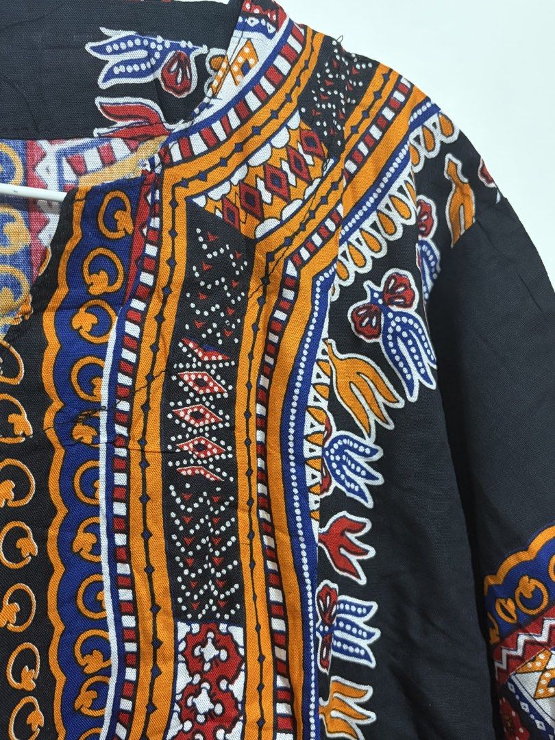 Batik Top (Category: Tshirts & Polo Shirts ) located in Manila. Submitted by mxnkye (Listing ID 1470655120, Image 2). Description: Brand New! Batik Top Size: Med to Large frame Price is still negotiable. Make an offer!.