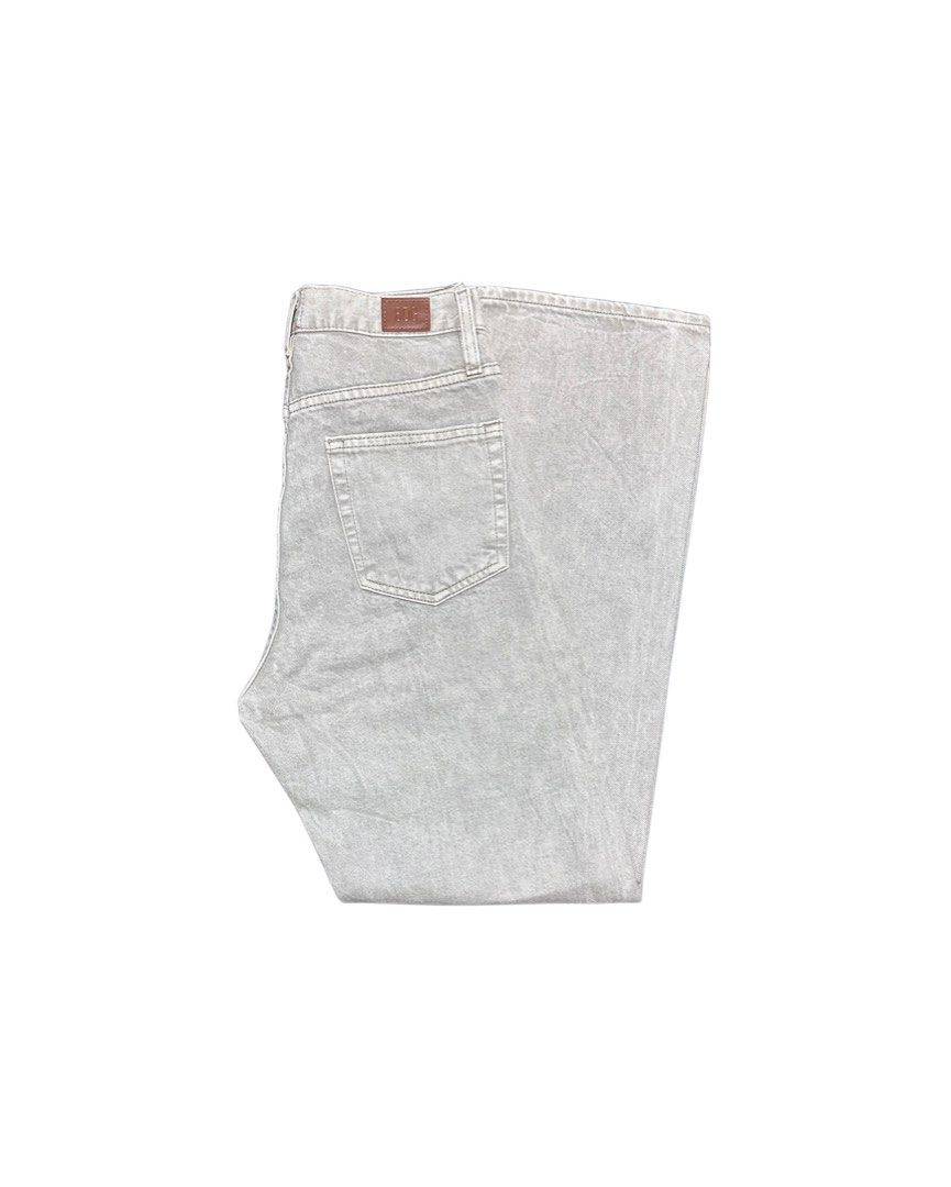 BDG Light Washed Denim Pants (Oat colorway) (Category: Jeans) located in Guiguinto. Submitted by bottomsup_lootfinds (Listing ID 1470585677, Image 3). Description: BDG Light Washed Denim Pants (Oat colorway) Size on tag: 28 waist 28-29 length 42 hem/leg hole 9 sign of usage.