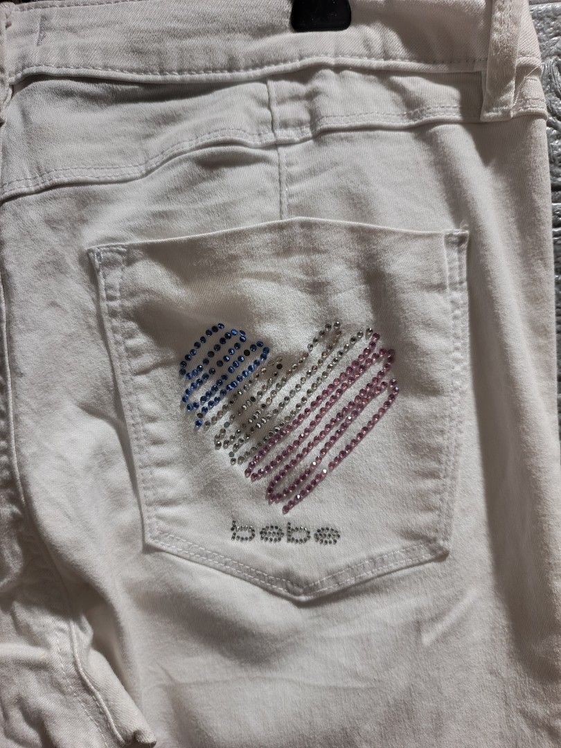 BEBE (Category: Activewear) located in Calabanga. Submitted by just-thrift (Listing ID 1470701949, Image 3). Description: BEBE ‎GOOD CONDITION ‎COLOR RATE:9/10 ‎SIZE:30 ‎THIGH:10 ‎LENGTH:30.5 ‎LEG OPENING:5.5.