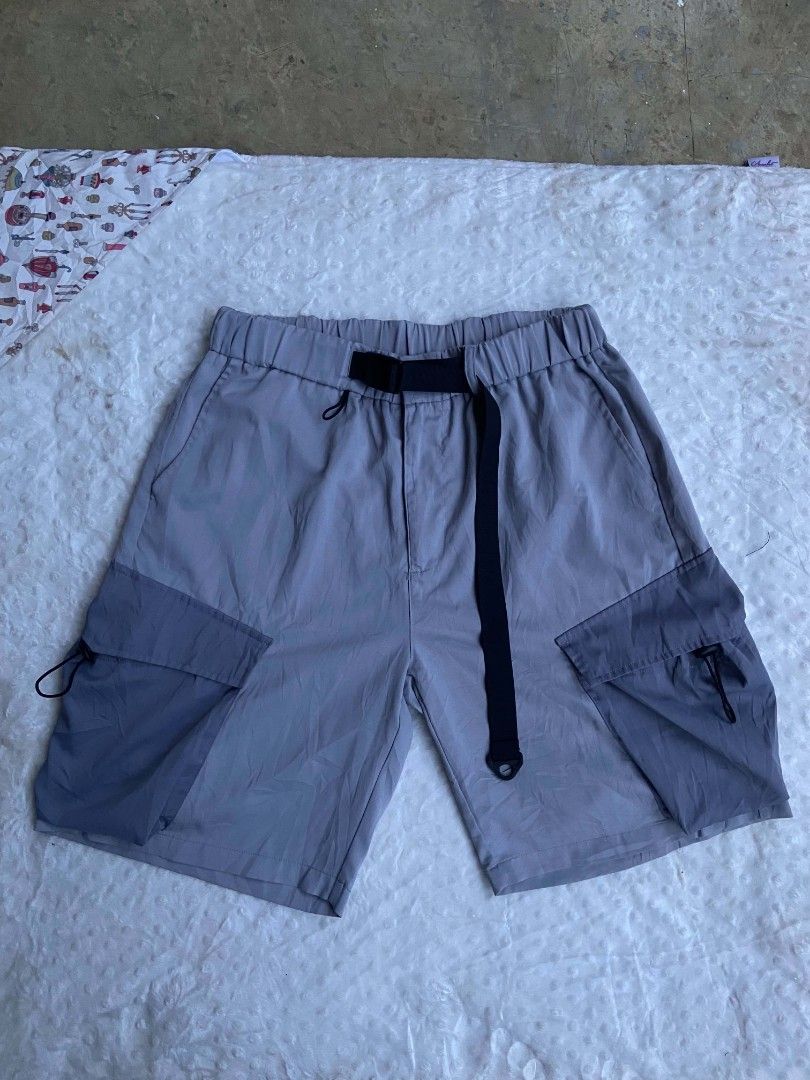 BELTED CARGO SHORT (Category: Shorts) located in Lianga. Submitted by arwthrifts (Listing ID 1470666751, Image 1). Description: BELTED CARGO SHORT GOOD AS NEW CONDITION NO ISSUE DIMES: 30-33 WAISTLINE 21 LENGTH .