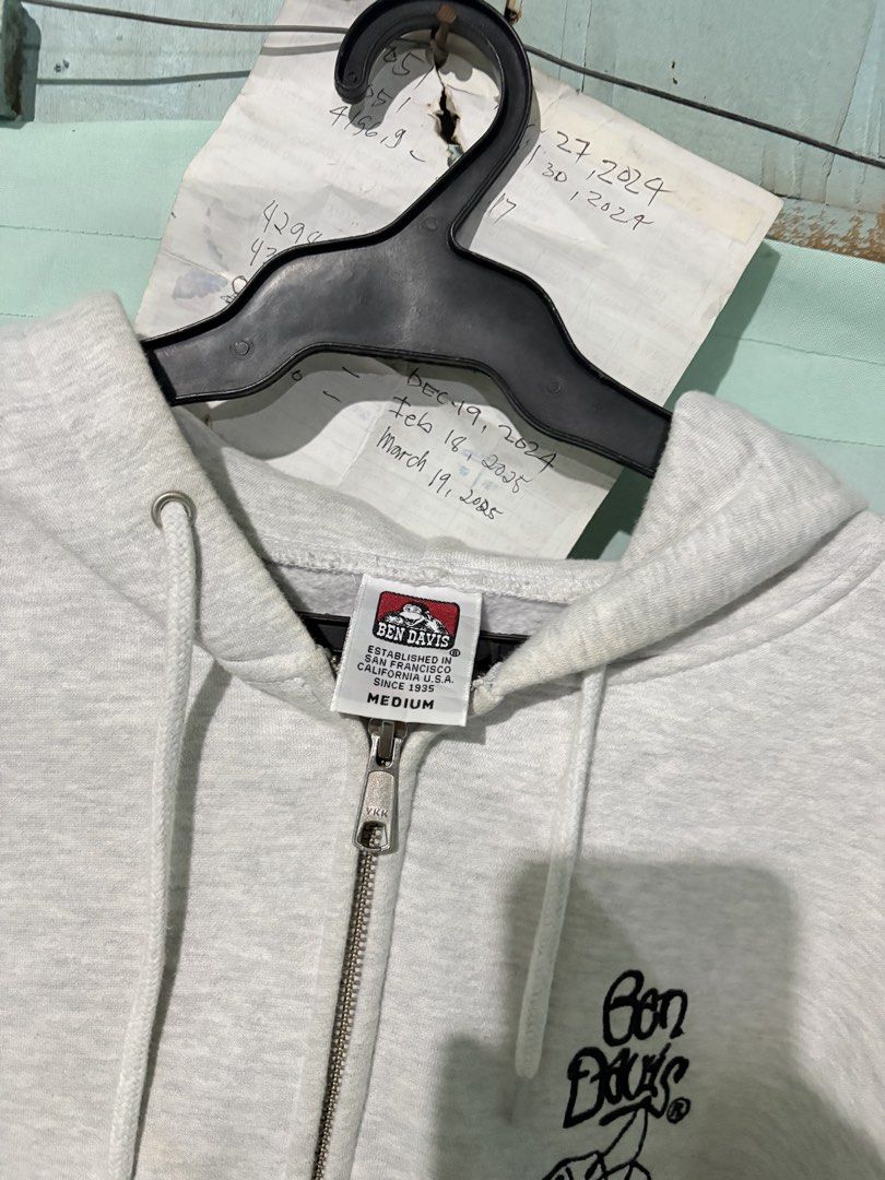 Ben Davis Zip Hoodie (Category: Coats, Jackets and Outerwear) located in Caloocan City. Submitted by netsuxxxx (Listing ID 1470562958, Image 2). Description: Ben Davis Zip Hoodie Embroidered front design 23x26.5 Good Condition Location: Cagayan de Oro City.