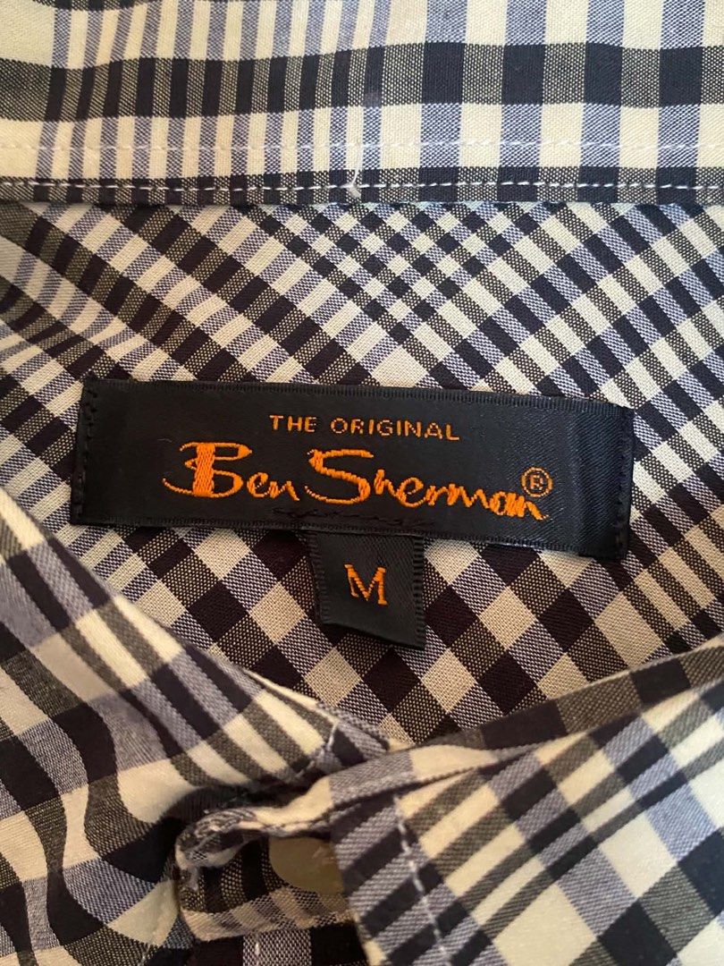 Ben Sherman Original Classic Gingham Shirt Size M (Category: Formal Shirts) located in Manila. Submitted by judiec29 (Listing ID 1470599692, Image 1). Description: - Brand: Ben Sherman - Style: Long sleeve button-down shirt - Pattern: Blue and white gingham check - Size: Medium (M) - Features: Classic collar, front button closure, chest pocket, clean hem - Condition: Great casual piece, easy to match with denim or chinos.