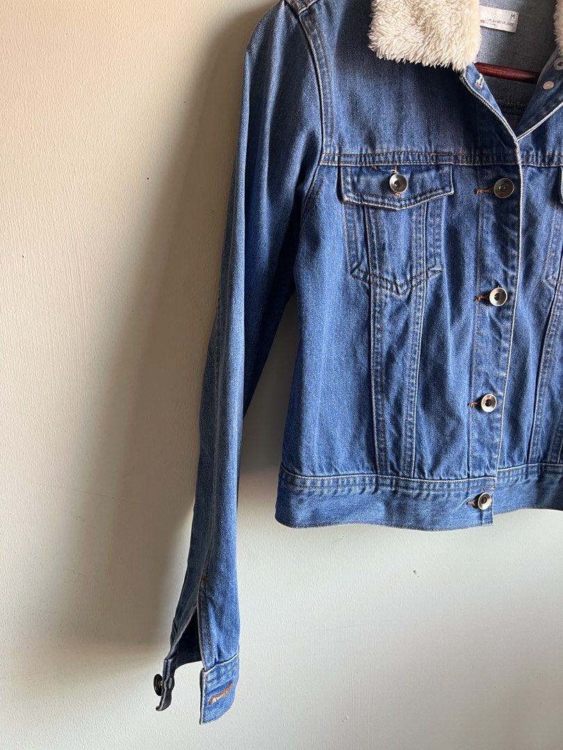 BENCH Denim Jacket with Cream Sherpa Collar (Category: Coats, Jackets and Outerwear) located in Subic. Submitted by miche.b (Listing ID 1470573906, Image 3). Description: .