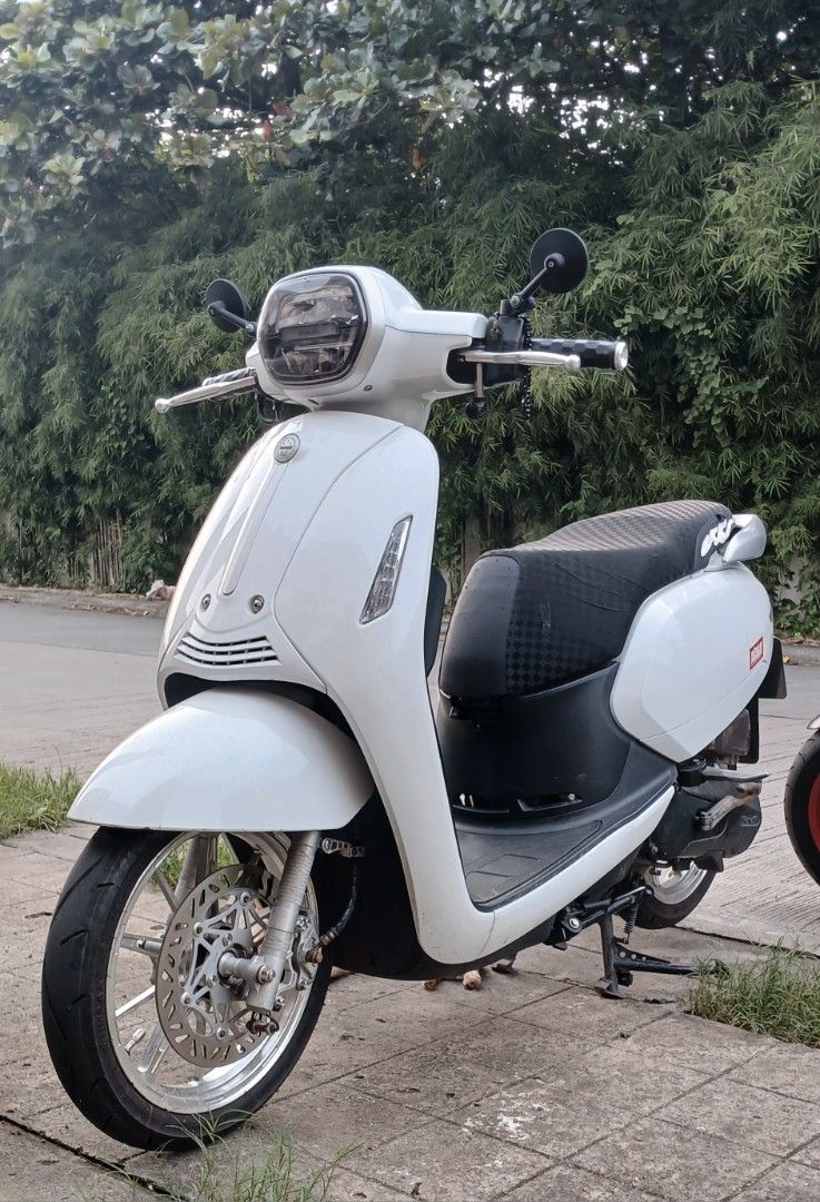 Benelli Panarea Headturner Classic Scoot (Category: Motorbikes for Sale) located in Cavite. Submitted by royisthegame (Listing ID 1470656437, Image 1). Description: 🇮🇹Benelli Panarea For Sale Headturner Scoot budget friendly. PM me serious buyer only. Registered til' 2028 Dare To Compare To Other Unit Newly Detailed 3 steps by BckYrd Detailing Ceramic Coating✅️ Graphene Coating✅️ Scoot Upgrades: • Mutarru CNC Mags 14's • ARM Bag/Helmet Hook • D