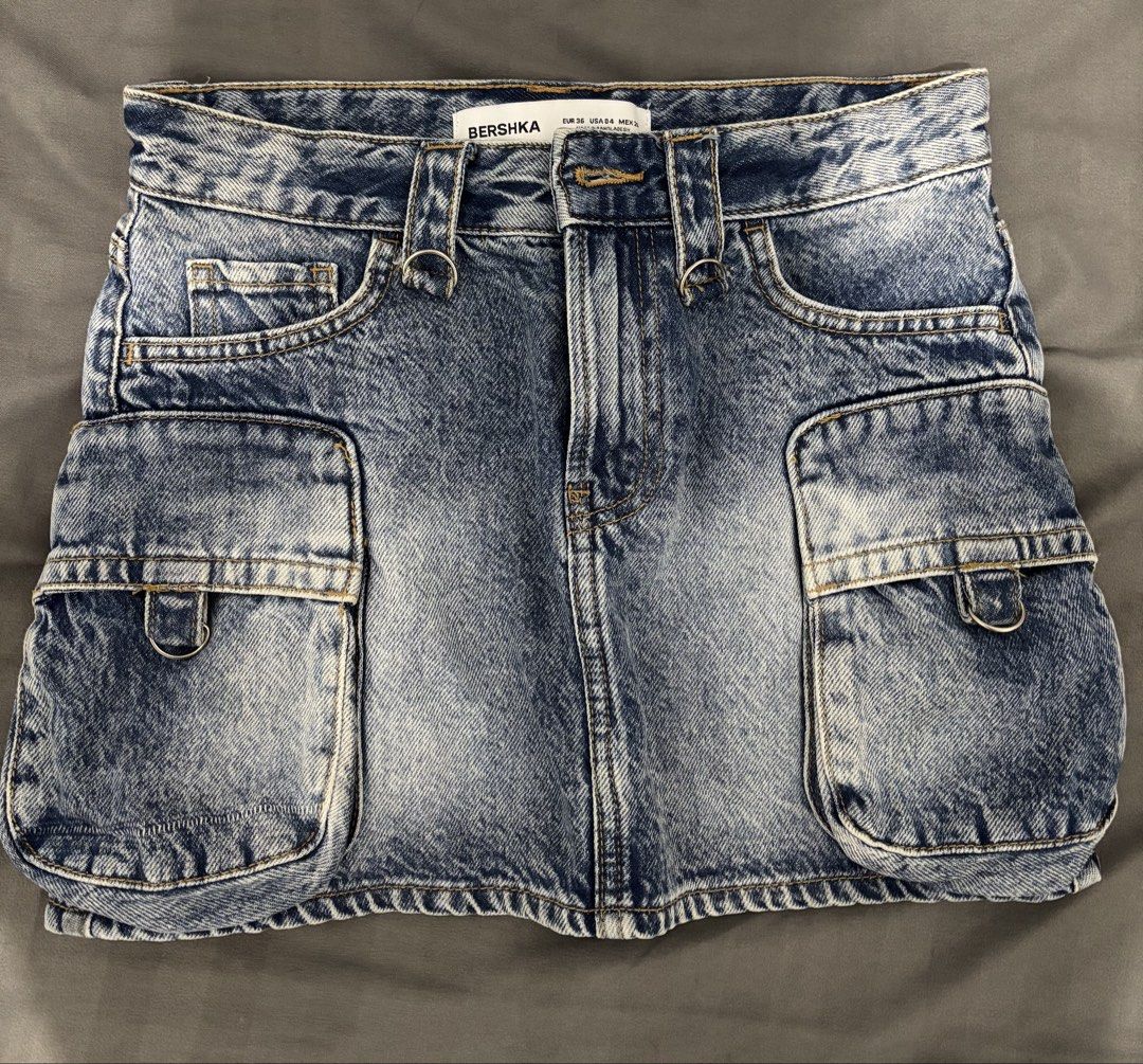 Bershka Cargo Skirt (Category: Skirts) located in San Fernando. Submitted by _itsmedani (Listing ID 1470705738, Image 1). Description: SF INCLUDED Never worn No flaws/issues.