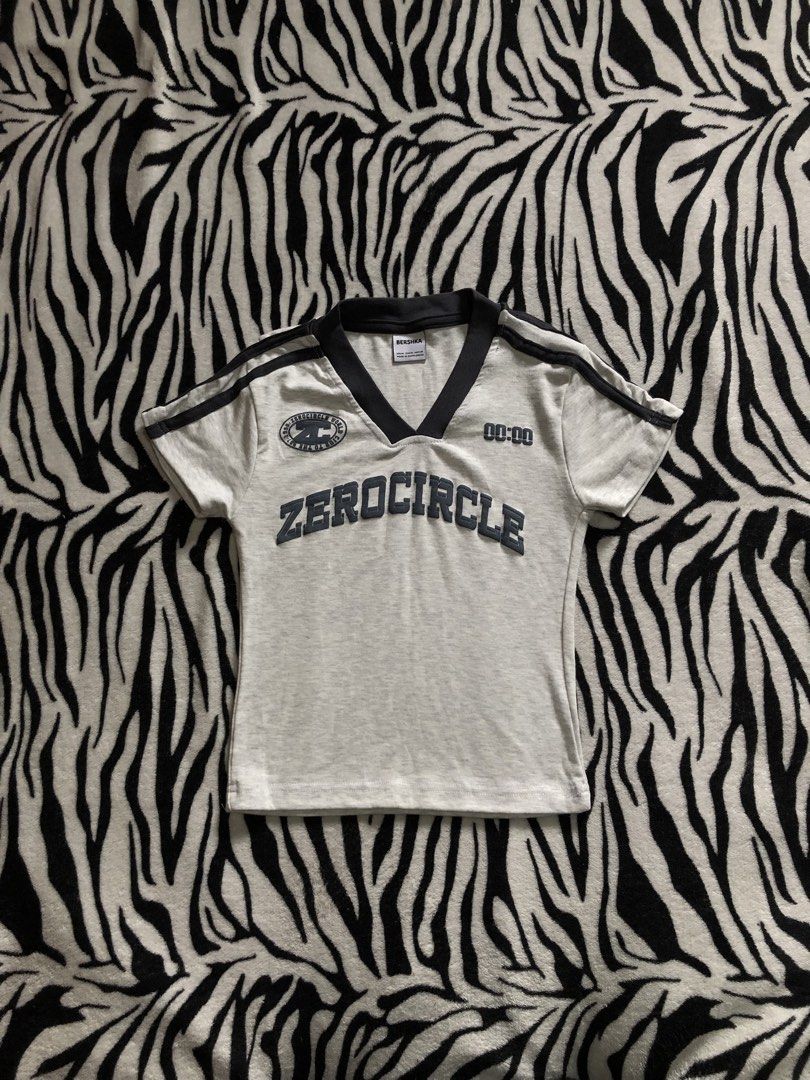 Bershka “Zerocircle” Top (Category: Shirts) located in Muntinlupa City. Submitted by ksclocollection (Listing ID 1470572731, Image 1). Description: only used once perfect for go to outfit .