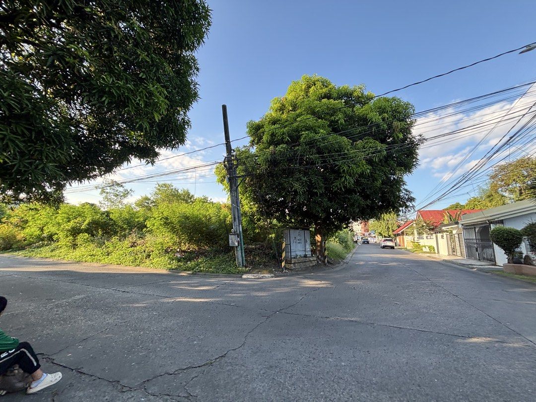 BF HOMES vacant lot 3 adjacent lot (Category: Announcements) located in Paranaque City. Submitted by whitetigerfrost_jp2005tt (Listing ID 1470561443, Image 2). Description: 🟣P 50,000 per SQM 🟣3 adjacent lot ☮️ NON FLOODED AREA proven 🔵813 SQM in total 🔵3 titles - seperate 🟡 DIRECT BUYERS ONLY ✅Seller pays Captial Gains We accept ✅Bank Finnancing Near 🌟Schools ( Southville ) 🌟Malls ( Robinsons Las Pinas easy access) 🌟Drug Store ( Mercury D