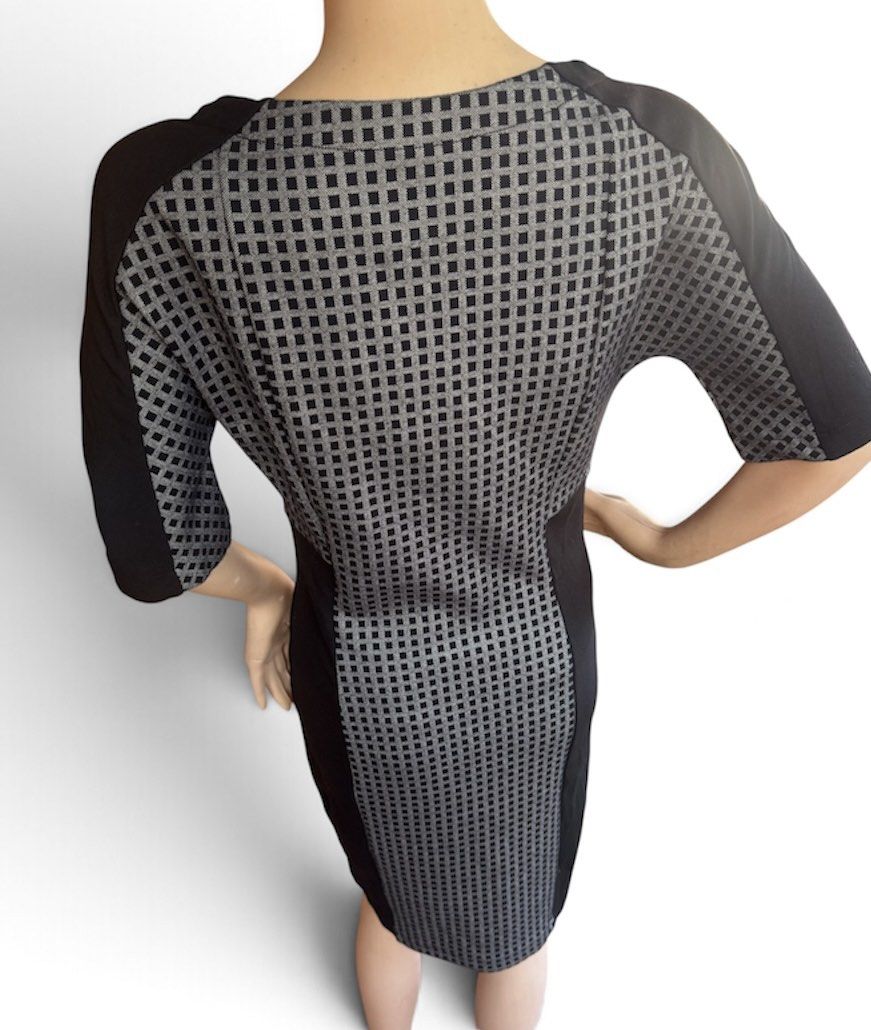 Black and Grey Patterned Jersey Dress Size S (Category: Dresses) located in Lingayen. Submitted by lux_thrift (Listing ID 1470557931, Image 3). Description: location pangasinan color may vary due to lighting missing main tag.