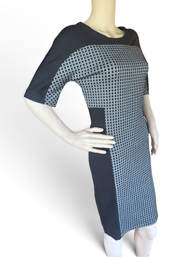 Black and Grey Patterned Jersey Dress Size S (Category: Dresses) located in Lingayen. Submitted by lux_thrift (Listing ID 1470557931, Image 2). Description: location pangasinan color may vary due to lighting missing main tag.