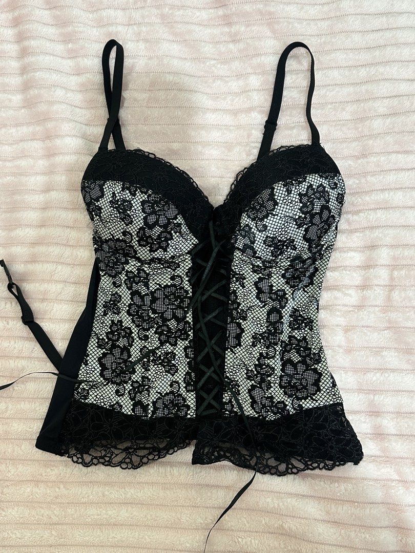 Black and White Lace Corset Top (Category: Sleeveless) located in Manila. Submitted by ysha.wears (Listing ID 1470615215, Image 1). Description: Fits XS - S. RFS: Does not fit me anymore..