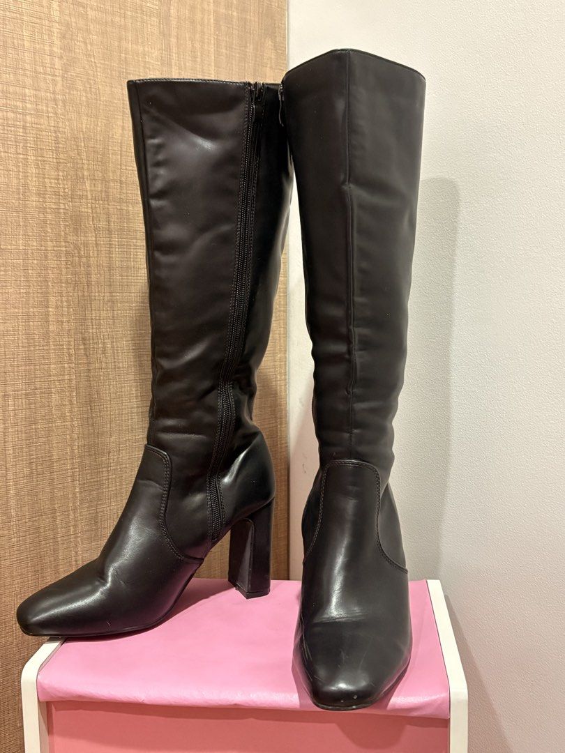 Black Knee High Heeled Boots (Category: Boots) located in Quezon City. Submitted by darshopxd (Listing ID 1470695515, Image 1). Description: Used once Size 7 loc cubao / lower antipolo jnt / lalamove mop gcash .