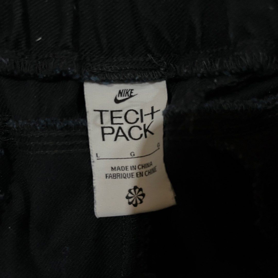 black Nike Tech Pack (Category: Chinos) located in Alubijid. Submitted by rstylthrft (Listing ID 1470636530, Image 3). Description: .
