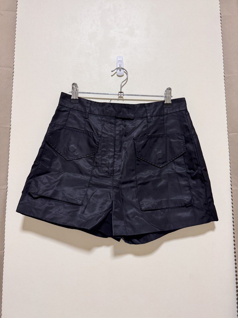 Black Nylon Cargo Short (Category: Shorts) located in Manila. Submitted by seayouncey (Listing ID 1470717231, Image 1). Description: Size: 29 inches Length 14 inches .