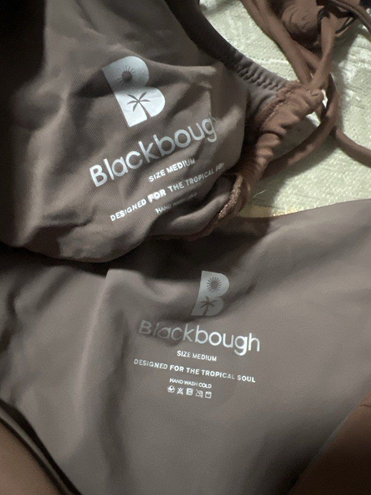 Blackbough triangle top in cheeky bottom/Brown-M (Category: Bikinis & Swimsuits) located in Iloilo. Submitted by tttkhk (Listing ID 1470690779, Image 3). Description: .