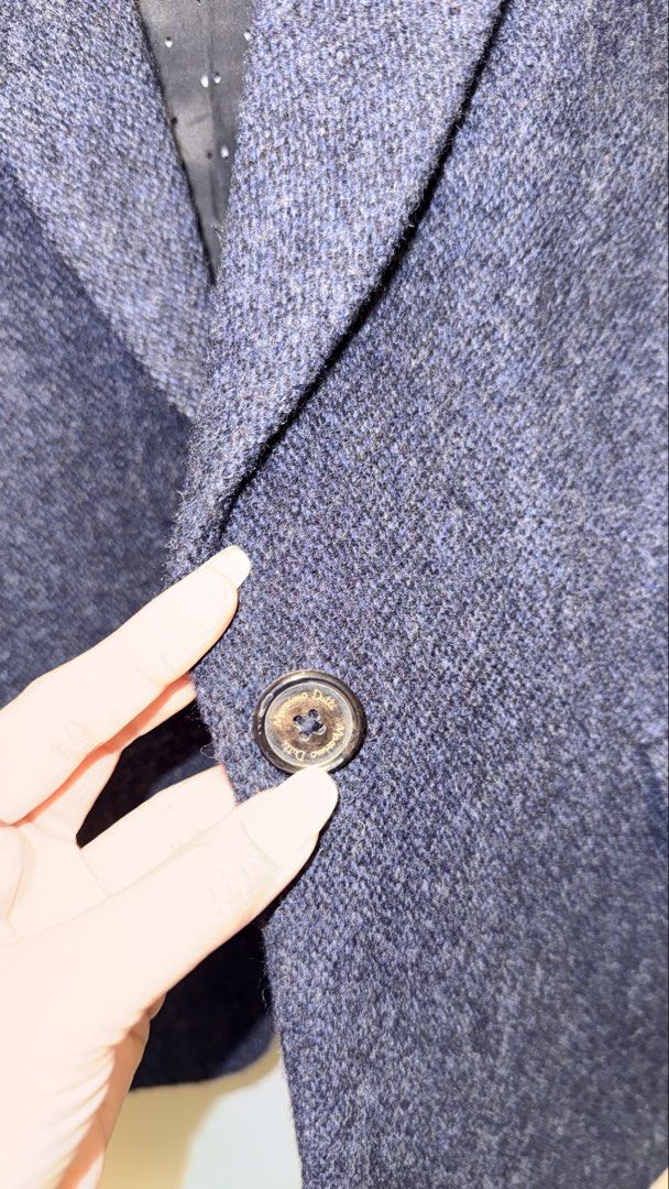 Blazer 100% wool with lining (Category: Coats, Jackets and Outerwear) located in Manila. Submitted by phatmom (Listing ID 1470681261, Image 3). Description: Navy blue .