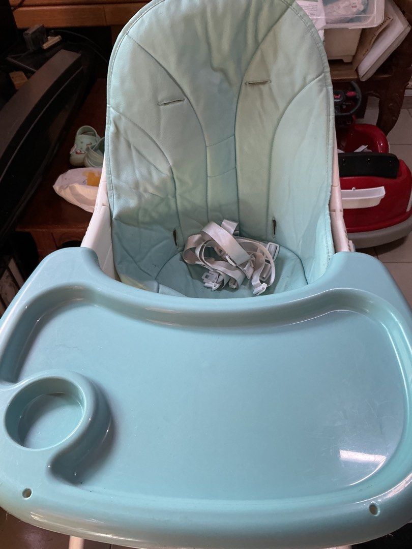 blue baby high chair (Category: Baby High Chairs) located in Rizal. Submitted by hanyle (Listing ID 1470675582, Image 1). Description: slightly hard to press sa left side ata may chips sa leather seat cover complete accessories .