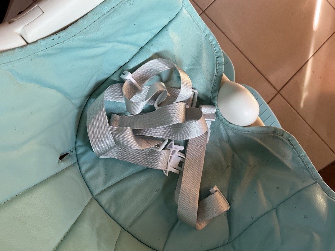 blue baby high chair (Category: Baby High Chairs) located in Rizal. Submitted by hanyle (Listing ID 1470675582, Image 3). Description: slightly hard to press sa left side ata may chips sa leather seat cover complete accessories .