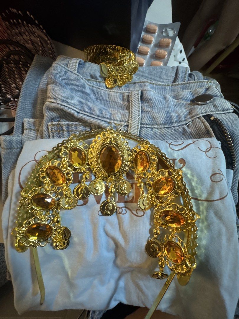 Blue Belly Dance Costume Set with Coins (Category: Sets or Coordinates) located in Manila. Submitted by vitadolcebella (Listing ID 1470664084, Image 3). Description: BELLY DANCER COSTUME FOR RENT ✨ Serving Arabian Nights realness this Halloween! Rent this gorgeous belly dancer costume for your Halloween parties, photoshoots, and themed events. COSTUME INCLUSIONS * Halter top * Skirt * Belt * Bangle arm strap * Headpiece gold metal headband * Brac