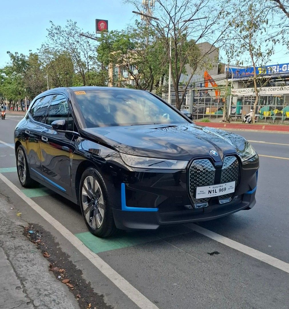 BMW ix XDrive 40 Full Electric Auto (Category: Used Cars) located in Manila. Submitted by colynsantos (Listing ID 1470621849, Image 1). Description: 📍📍𝙁𝙊𝙍 𝙎𝘼𝙇𝙀 📍📍 𝟮𝟬𝟮𝟰 𝗕𝗠𝗪 𝗶𝗫 𝗫𝗗𝗥𝗜𝗩𝗘𝟰𝟬 𝗙𝘂𝗹𝗹 𝗘𝗹𝗲𝗰𝘁𝗿𝗶𝗰 𝙒𝙀 𝘼𝘾𝘾𝙀𝙋𝙏 𝙏𝙍𝘼𝘿𝙀 𝙄𝙉 𝘼𝙉𝘿 𝙁𝙄𝙉𝘼𝙉𝘾𝙄𝙉𝙂‼️ 𝗖𝗮𝗹𝗹 𝗼𝗿 𝗺𝗲𝘀𝘀𝗮𝗴𝗲 𝘂𝘀 𝗳𝗼𝗿 𝗺𝗼𝗿𝗲 𝗱𝗲𝘁𝗮𝗶𝗹𝘀‼️ ☎️📞: 0️⃣9️⃣2️⃣7️⃣4️⃣9️⃣7️⃣7️⃣8️⃣9️⃣7️⃣ ✅First owner ✅Mileage-7tkm‼️ ✅Complete Pape