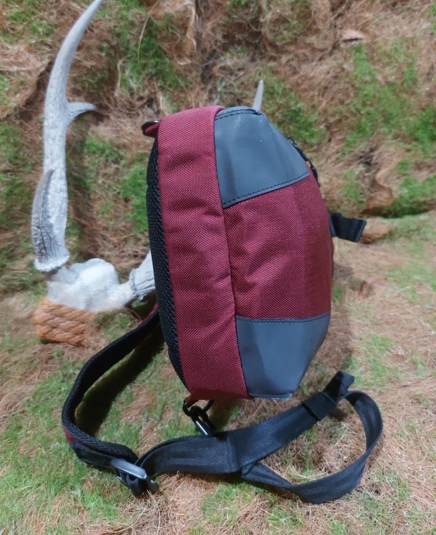 bodybag (Category: Backpacks) located in Baguio. Submitted by swiftdragon.1466ef (Listing ID 1470616835, Image 3). Description: .thrifted bag. neu interesse chestbag beattex fabric material large size vguc.. L-7.5", H-14", W-2.5"... J&T courier payment first plus sf baguio city location.....