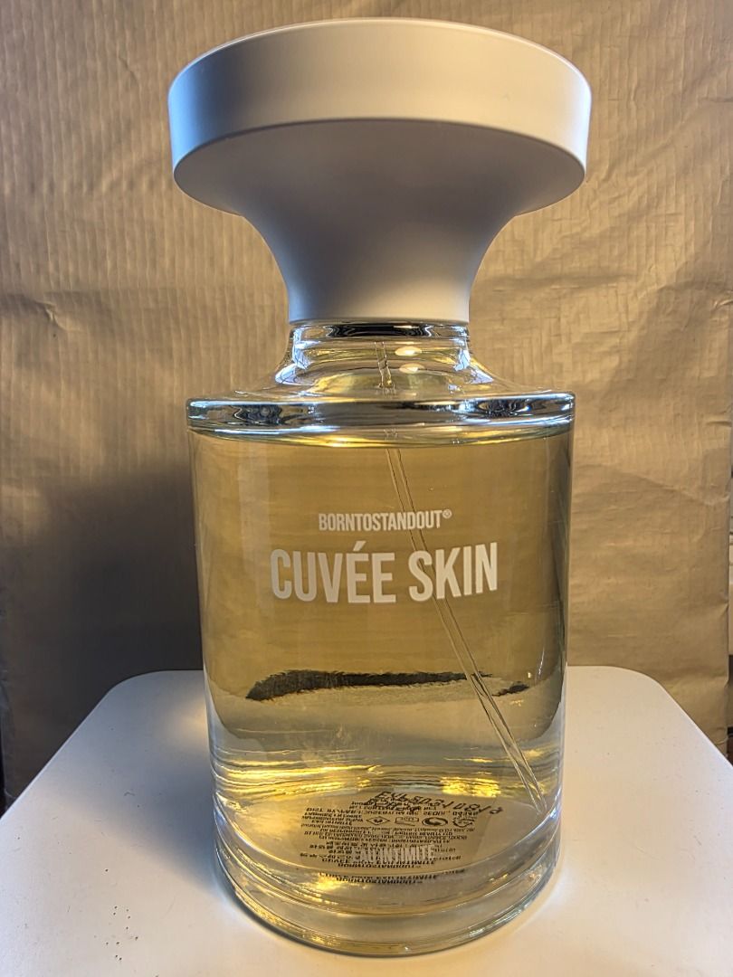Born To Stand Out Cuvée Skin Eau Intimate (Category: Fragrance & Deodorants) located in Makati City. Submitted by declutternow_85 (Listing ID 1470563439, Image 1). Description: - Gender: Unisex (slightly feminine leaning) - Scent Profile: Floral, musky, woody, sweet, vanilla, aromatic, mossy, amber, and earthy 📍Makati.