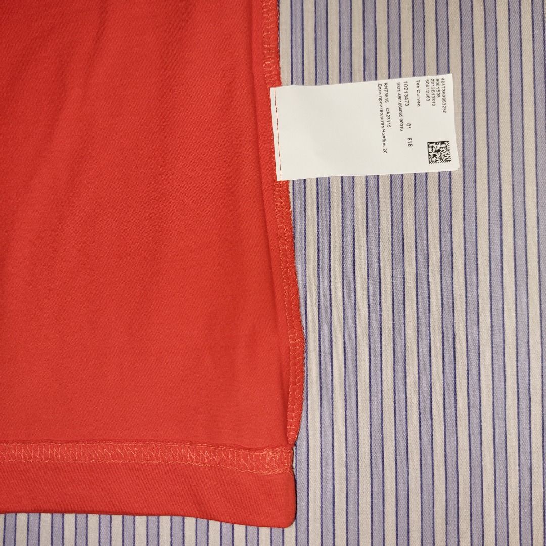 Boss Men's Tee Curved T-shirt, Red, Medium (Category: Formal Shirts) located in Antipolo. Submitted by cyknap2001 (Listing ID 1470557812, Image 3). Description: Boss Men's Tee Curved T-shirt, Red Size Medium on tags, actual is 20"x29" 100% Cotton for comfort MOP - payment first sa gcash .