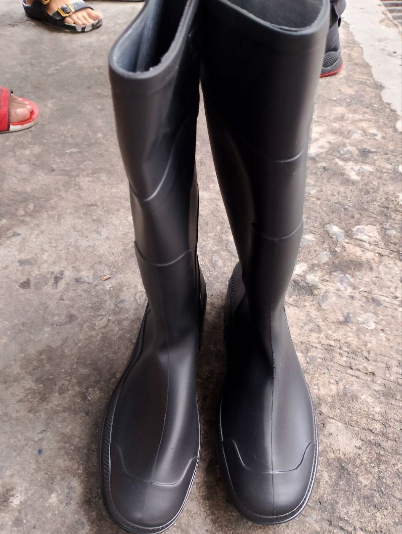 Bota SIZE: 9-10-11 (Category: Everything Else Others) located in Manila. Submitted by 09171479278_elsie. (Listing ID 1470583516, Image 3). Description: Bota SIZE: 9-10-11.