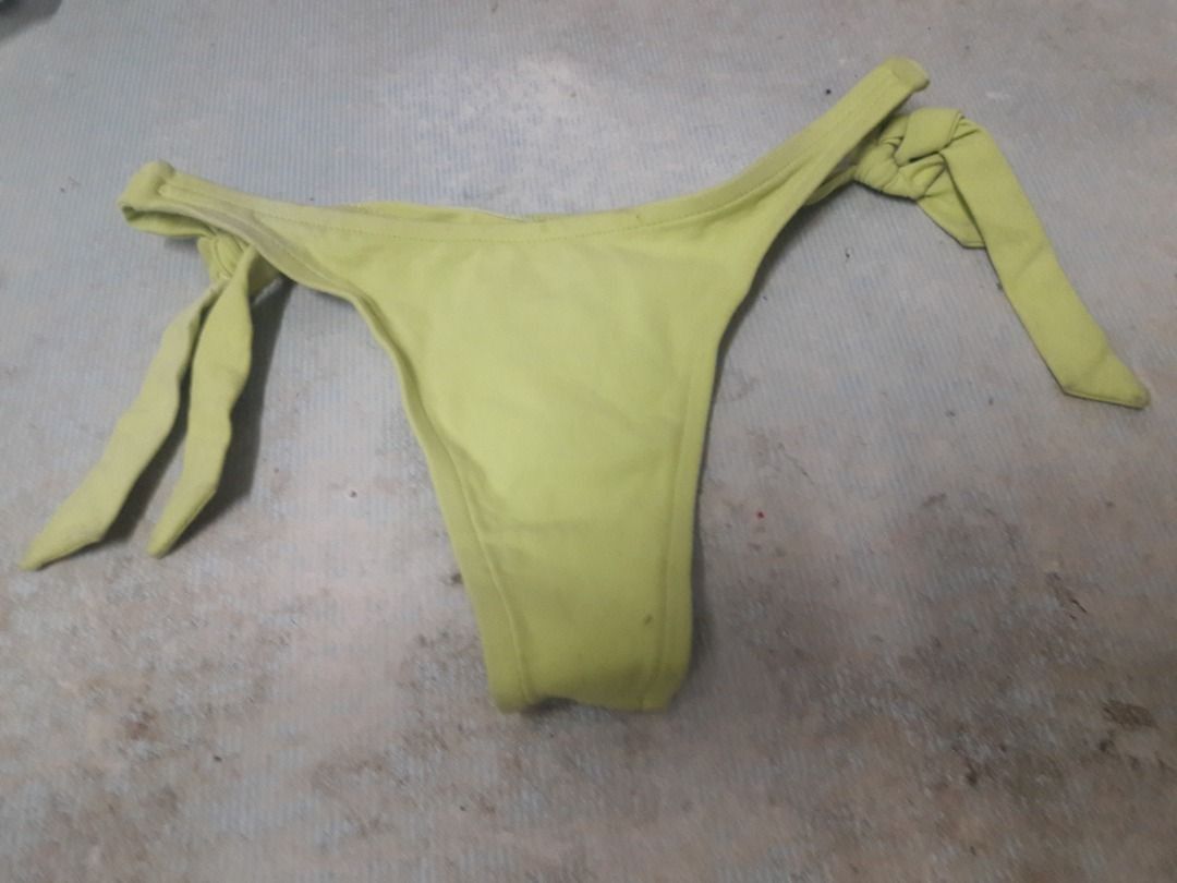 Bottoms Swim US BNEWTAG (Category: Bikinis & Swimsuits) located in Los Banos. Submitted by mania-62906 (Listing ID 1470575324, Image 1). Description: BNEWTAG. Avocado US Medium. Thong.