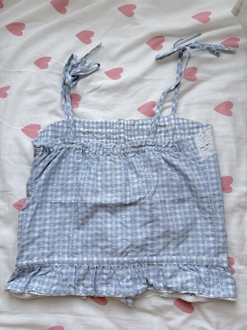 Brandy Melville Maeve Heart Gingham Top (Category: Sleeveless) located in Las Pinas. Submitted by thealyssacloset (Listing ID 1470636172, Image 2). Description: -RFS: Used once, not my style anymore (too babygirl) -Freesize -Bought in Japan.