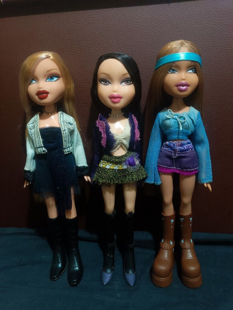Bratz Cloe,Kumi,Yasmin Bundle (Category: Kids Toys) located in Batangas. Submitted by pj_02 (Listing ID 1470636288, Image 2). Description: Flaws Cloe. Not OG ooh la la body. may slight slit sa eyes. shipping fee must be paid by the buyer. payment is via Gcash or Bank transfer .