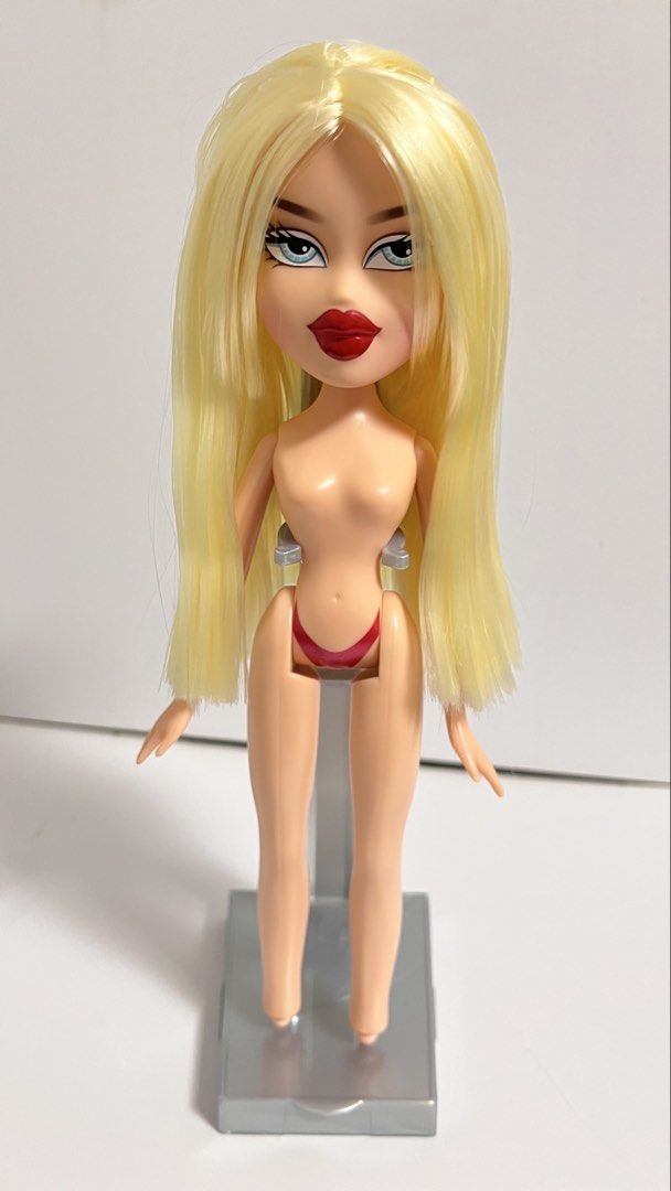 Bratz Holiday Cloe (nude only) (Category: Kids Toys) located in Zamboanga. Submitted by odd.prettyprincess (Listing ID 1470596893, Image 2). Description: - OOTB condition.